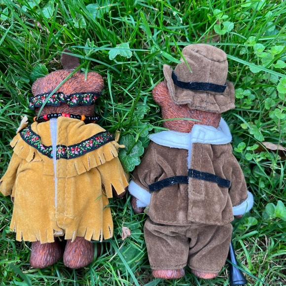 Russ Berrie Co. Thanksgiving Bears Pilgrim & Native American Moveable 1980’s - Picture 11 of 16